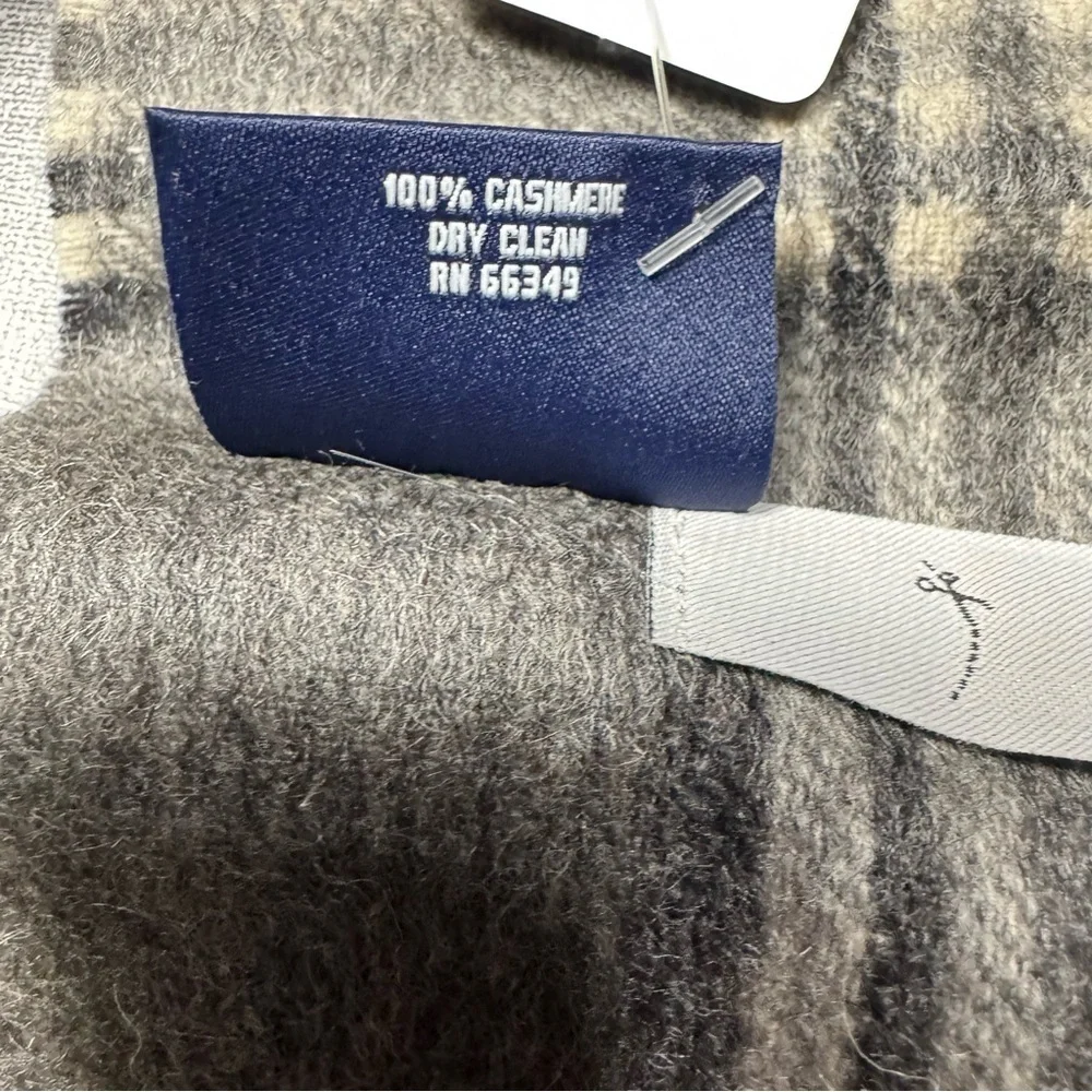 NWT New Grant Thomas 100% Cashmere Grey Plaid Scarf Made In Germany Size 12 x 64